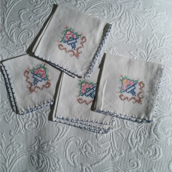 Vintage napkins - Picture 1 of 3